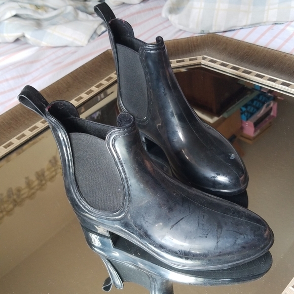 Chelsea Boot - Picture 3 of 3